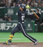 「【オリックス】宗佑磨が試合終盤の同点弾に喜び爆発　ライトスタンドへ打った瞬間確信の8号2ラン　試合は両軍合わせ6本塁打の空中戦」の画像1