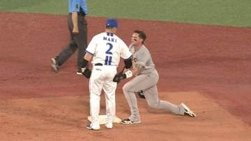 【DeNAvs巨人】試合中に見られた紳士的なワンシーン　牧秀悟＆キャベッジ　盗塁失敗も…プレーねぎらう