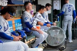 【MLB】スクーバル　古巣タイガースの粋な計らいに思わず涙　試合前、背後で流れる映像に気づき、何度も振り返り見つめる姿…　約1か月前まで在籍し6年半プレー、サイ・ヤング賞2年連続