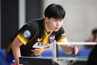 【卓球】連覇狙う松島輝空が4強入り　吉村真晴との激闘制す