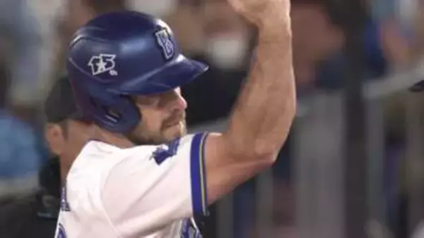 【DeNA】ヒュンメルが気迫の一打で同点に　幻の第1号を吹き飛ばす痛烈な当たりに塁上でガッツポーズ