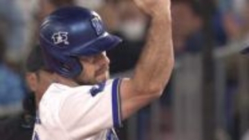 【DeNA】ヒュンメルが気迫の一打で同点に　幻の第1号を吹き飛ばす痛烈な当たりに塁上でガッツポーズ