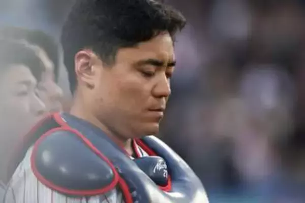 「僕の右目はわずかな光しか…」自打球を顔面に受けたヤクルト・中村悠平が現状を明かす　回復に医師は「奇跡」