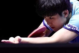 【卓球】張本智和が中国選手撃破でベスト8進出　得意のカウンターがさく裂しストレート勝利　松島輝空＆篠塚大登は前日に突破