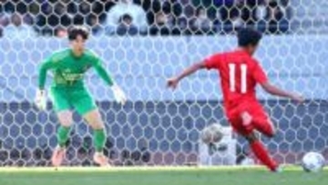 【高校サッカー選手権】「家族のためにやるしかない」鹿島学園GKプムラピー　家族からのエール受け決勝でPKストップなど躍動