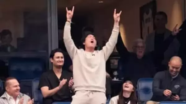 今井達也が早速“本拠地”をわかす　ポーズを決めると観客からは大歓声　ヒューストンが本拠地のNFL・テキサンズを観戦