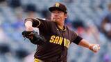 「松井裕樹が今季1勝目　無死満塁から完璧火消し＆2回無失点の好リリーフ　大量19得点でパドレス快勝」の画像1