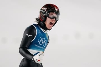 【ラージヒル】二階堂蓮が銀メダル　2本ジャンプそろえるもプレブツに一歩及ばず　それでも五輪1大会メダル3個の大躍進