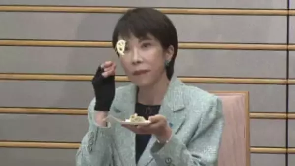高市首相、茨城名産れんこんの穴をのぞいて「予算の予見可能性も高める」来年度予算審議へ意気込み