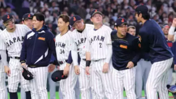 大谷翔平がチェコ戦で近藤健介にいたずら発動　試合出てない2人が活躍した人が代表となる最後の挨拶で先輩を前に【WBC】
