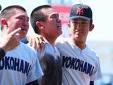 「【高校野球】横浜エースが涙の仲間を支える気丈なふるまい　織田翔希は3回途中4失点で無念の降板」の画像1