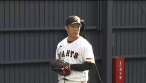 【巨人】則本昂大＆田中将大、両ベテラン投手が同時ブルペン入り　阿部監督が見守るなかセットから淡々と投球　リリースポイント確認など感覚確認