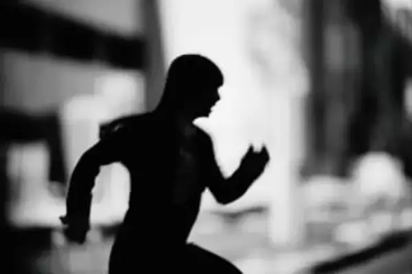 Ado「私自身が出演」　自身初の“実写MV”公開　半生を描いた新曲『ビバリウム』