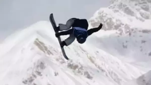 【スノーボード】木村葵来は予選1回目8位で突破圏内　ジャンプ決めきり右手掲げる　男子スロープスタイル【ミラノ・コルティナ五輪】