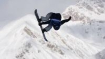 【スノーボード】木村葵来は予選1回目8位で突破圏内　ジャンプ決めきり右手掲げる　男子スロープスタイル【ミラノ・コルティナ五輪】