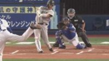 「気合です。大丈夫です」ヒザに自打球でもん絶の巨人・大城卓三　試合後は少し右足を引きずるようなしぐさ