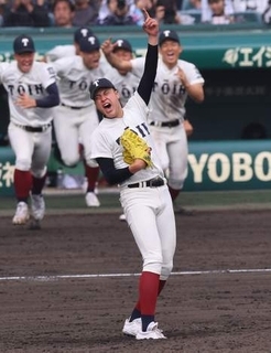 「100点です！」センバツV大阪桐蔭　 2年生左腕・川本晴大が150球15Kの熱投で頂点導く