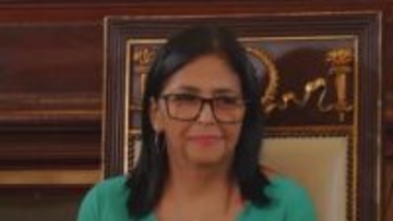 ベネズエラ副大統領　暫定大統領に正式就任