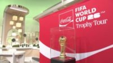 日本テレビ「news zero」のスタジオにW杯のトロフィーが　黄金に輝く栄光　北中米W杯までのこり142日