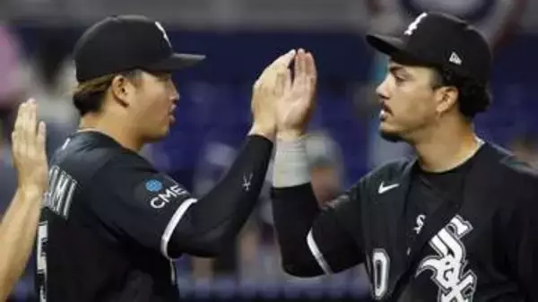 村上宗隆が休息のため1塁手→初DH起用　仲良しのバルガスにファーストミットを託す　チームは今季初勝利