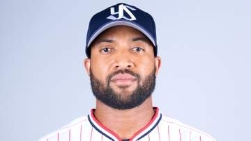 【ヤクルト】2点かえされた直後の貴重な一撃　サンタナに11号2ランが飛び出し、終盤に突き放す