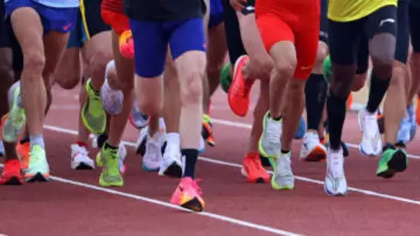 雪の影響でさいたまマラソン2026が中止　コースは雪に覆われる　同日開催予定であったイベントも中止に