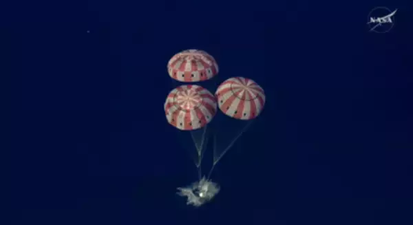 宇宙船「オリオン」アメリカ・カリフォルニア沖の太平洋に着水　およそ半世紀ぶり月の周回飛行に成功