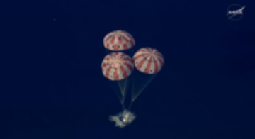 宇宙船「オリオン」アメリカ・カリフォルニア沖の太平洋に着水　およそ半世紀ぶり月の周回飛行に成功