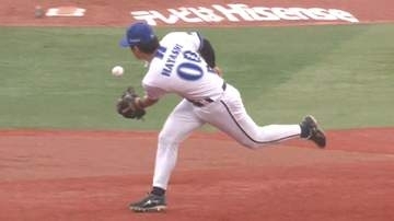 【DeNA】林琢真が圧巻のグラブトス　阪神・坂本誠志郎の打球を華麗にさばき併殺完成