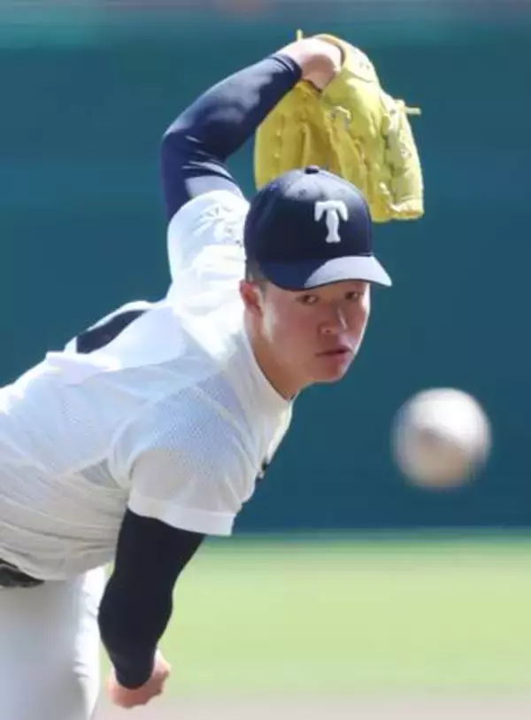 【センバツ】大阪桐蔭　苦戦も延長10回勝ち越しでベスト8進出　12安打と打線好調も、三重の終盤粘りの同点劇　最後まで白熱の一戦に