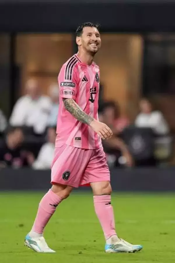 やっぱりメッシは異次元　W杯後、初得点はダイレクトシュートであっさり同点　2点目は超絶タッチ＆冷静ゴールで勝利に貢献