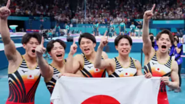 【体操】パリ五輪金メダリストの萱和磨が「3年越しのハネムーン」と一面ブルーのモルディブの海を満喫