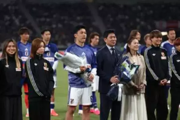 なでしこジャパンも激励　澤穂希さんの登場にはスタジアムもどよめく　遠藤航「全ての思いを背負って、最後まで戦い抜きたい」