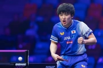 【卓球】張本智和が年間王者へ初戦突破　中国語で勝利挨拶・現地ファン大歓声「優勝できるように頑張りたい」〈WTTファイナルズ香港〉