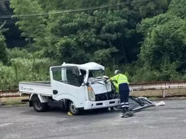 路線バスとトラックが正面衝突　男性３人を搬送　バスに乗客なし　別府市
