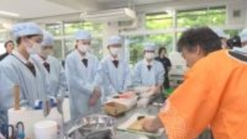 宇佐市の高校生　地元特産のドジョウ料理に挑戦　「味が濃くて美味しい」