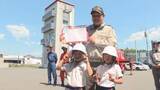 「「かっこいい！」幼稚園児が消防士体験　感謝状を手渡し　日田市」の画像1