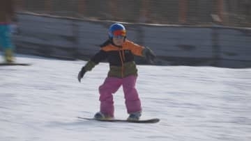 くじゅうスキー場　年末もスキー客で賑わう　２０００人が来場