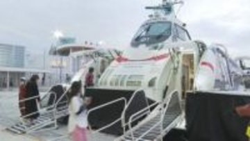 ホーバークラフト　夜の周遊便で魅力をＰＲ