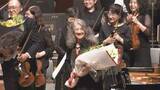 「世界的ピアニストのマルタ・アルゲリッチさんが大分市で室内コンサート　万雷の拍手が会場を包む」の画像1