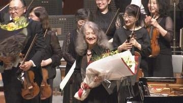 世界的ピアニストのマルタ・アルゲリッチさんが大分市で室内コンサート　万雷の拍手が会場を包む