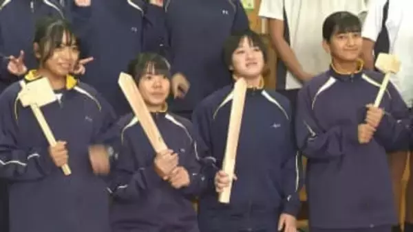 30年ぶりの海外公演へ　伝統行事「修正鬼会」、子どもたちがミラノ公演用の道具製作　大分