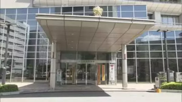 信号待ちの車に詰め寄り、窓叩き女性に暴行　46歳男を逮捕　交通トラブルか　大分