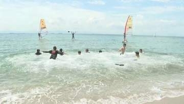 マリンスポーツで夏を満喫　住吉浜リゾートパークで海開き