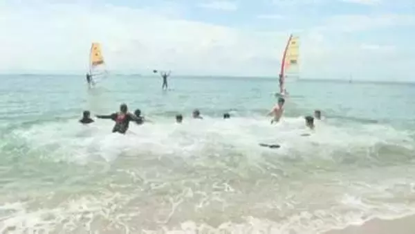 マリンスポーツで夏を満喫　住吉浜リゾートパークで海開き