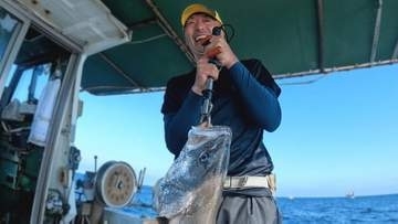 兵庫から移住…火災で家も漁具も失った漁師の再起　背中を押した「息子の願い」と「職人の絆」