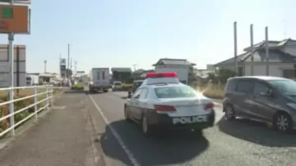 パトカー追跡の乗用車が接触事故　2人が車両放置し逃走　警察が行方追う　大分・中津市