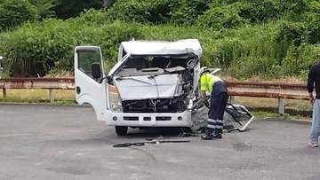 路線バスとトラックが国道で正面衝突　運転手ら3人を搬送　大分