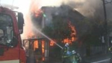 住宅密集地で火災　４棟焼け一時騒然　大分