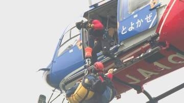 山岳遭難の発生を想定に訓練　新人消防隊員が防災ヘリでの救助手順を確認　大分